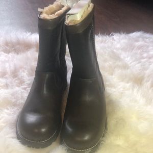 Brand new leather ugg boot
